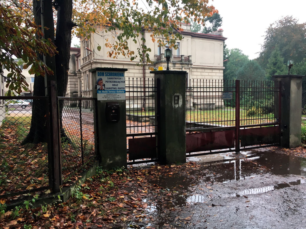FAŁSZYWY KSIĄDZ WIĘZIŁ NAS W DOMU GROZY