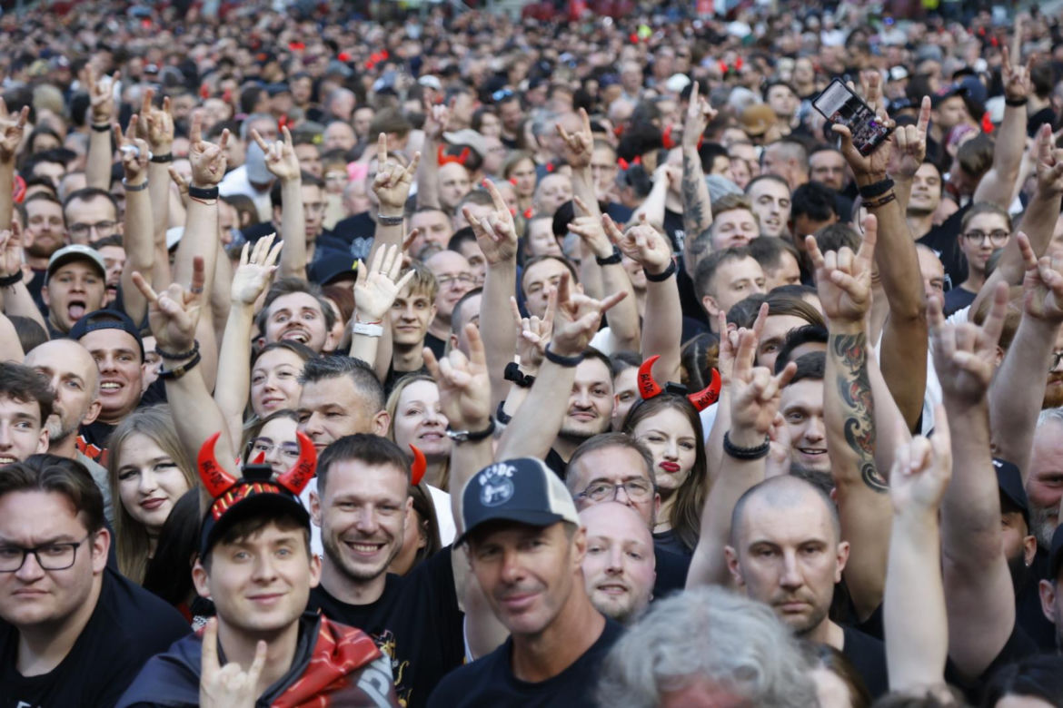 Koncert AC/DC w Warszawie (4.07.2025) - część druga. Organizatorem koncertu jest Live Nation