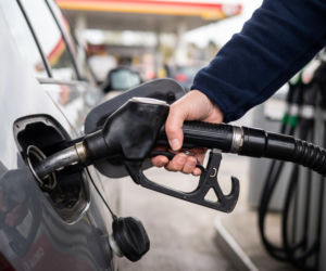 Hurtowe ceny paliw 28.08.2026. Diesel tanieje, benzyna zaskakuje podwyżkami
