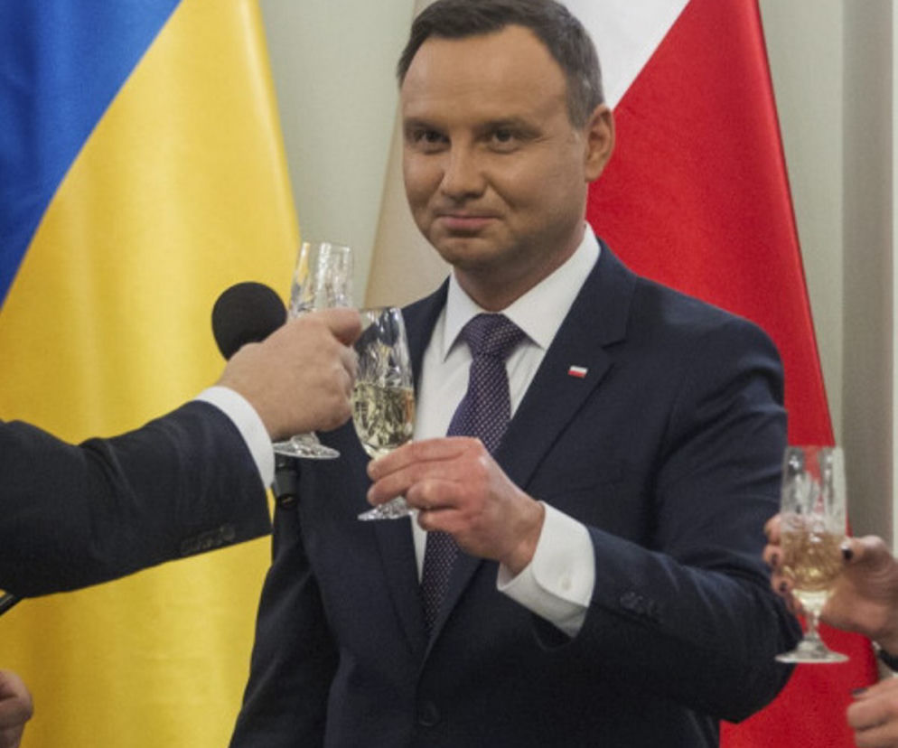 Polacy chcą spędzić Sylwestra z Dudą