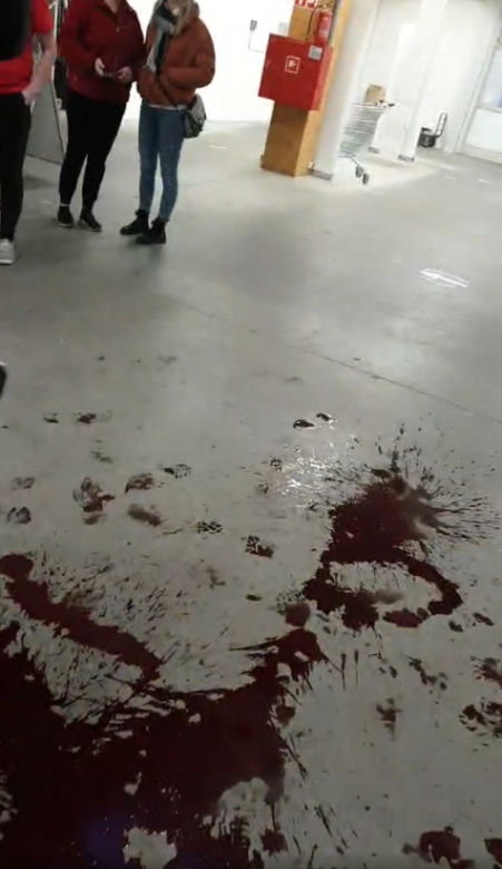 Monika leżała w kałuży krwi między kasami. Wstrząsający protest w rosyjskim sklepie w Jaworznie