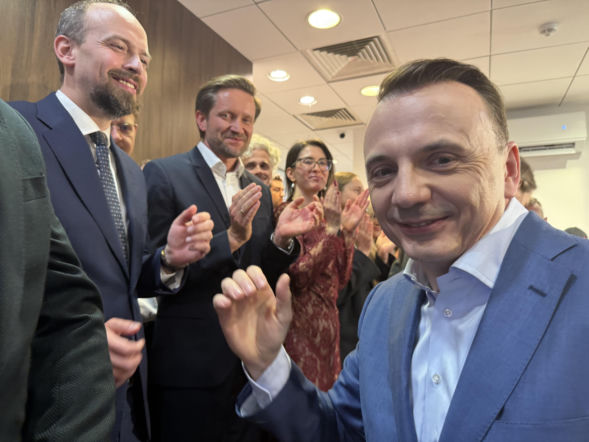 Łukasz Gibała po I turze w Krakowie. Wbił szpilę „warszawskim politykom”