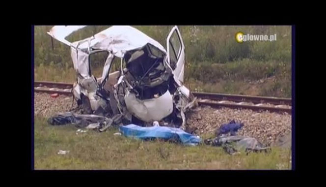 BRATOSZEWICE: Wypadek busa na niestrzeżonym przejeździe kolejowy. ZGINĘŁO 8 osób