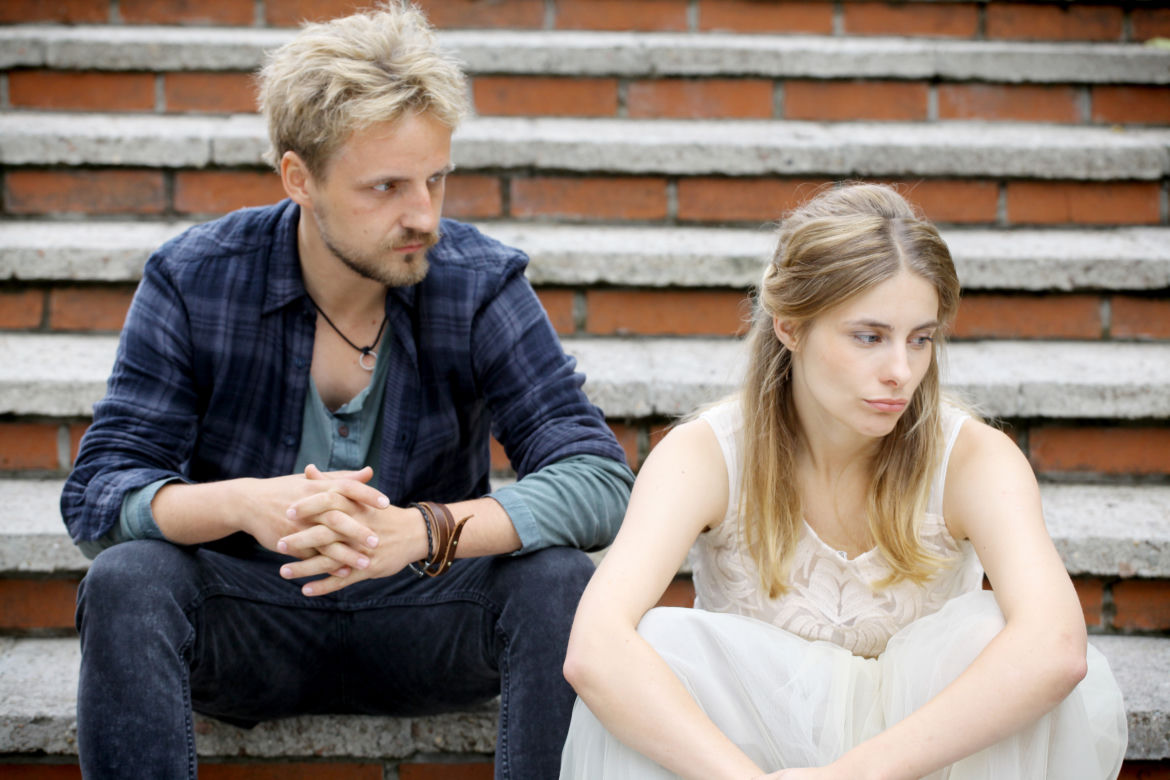 Powiedz TAK! odc. 1. Basia (Katarzyna Zawadzka), Wiktor (Paweł Domagała)