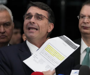 Był prezydent próbował uciec z aresztu! Użył lutownicy