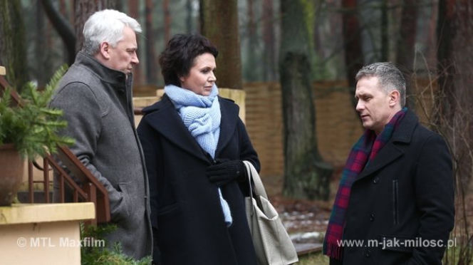 M jak miłość odc. 1143. Artur Rogowski (Robert Moskwa), Marysia (Małgorzata Pieńkowska), Robert Bilski (Zbigniew Stryj)