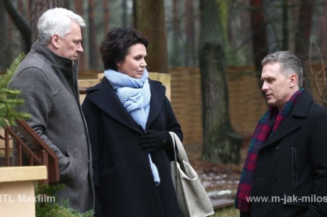 M jak miłość odc. 1143. Artur Rogowski (Robert Moskwa), Marysia (Małgorzata Pieńkowska), Robert Bilski (Zbigniew Stryj)