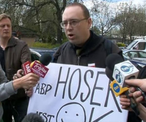 Wierni z Jasienicy przyjechali bronić księdza Lemańskiego