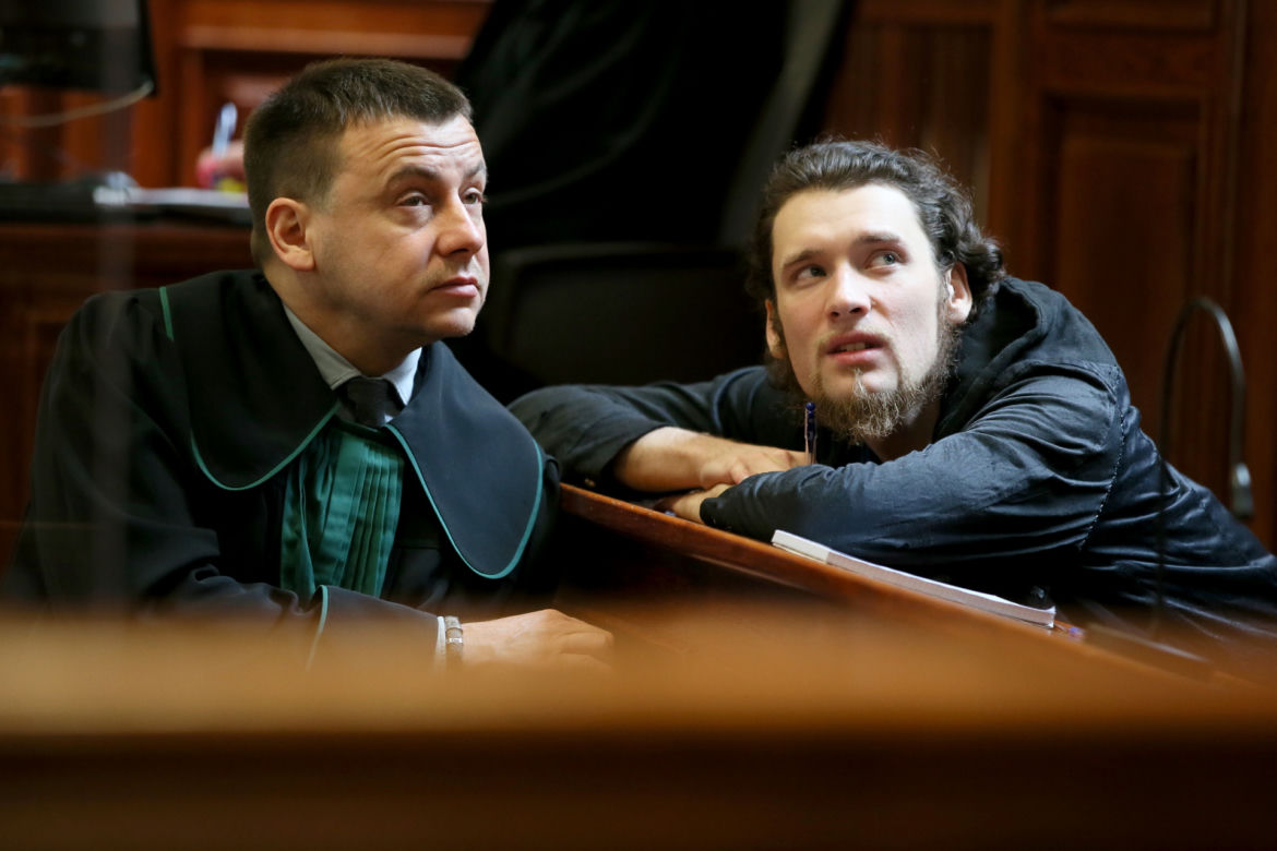"Nie jestem winny zamordowania mojej matki ale jestem winny jej śmierci". Karl znów zeznaje w sprawie morderstwa Amerykanki 