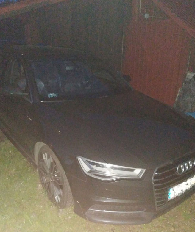 Ukradli auta o wartości ponad 800 tysięcy złotych. Wpadli w ręce policjantów