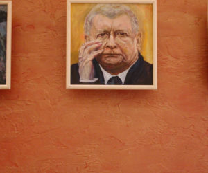 6. Portrety prezesa PiS na wystawie 35 twarzy Jarosława Kaczyńskiego