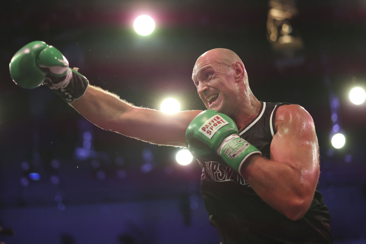 To ona wspiera Tysona Fury'ego. Oto jego żona, Paris Fury