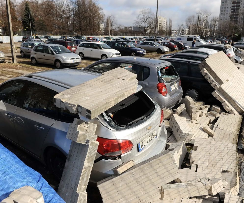 Wichura zniszczyła 21 aut