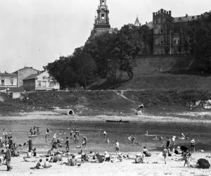 Plaża miejska i Wawel. Kraków, 1929 rok.