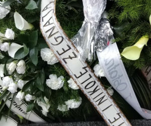 Tragedia w Salisbury. Zamordowane kobiety pochowane w Tarnowie. Grobu nie widać spod kwiatów