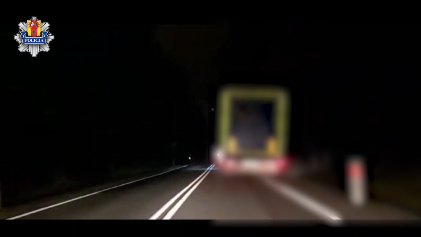Tak kompletnie pijany 54-latek jechał tirem! Wideo pokazuje sceny z drogi krajowej