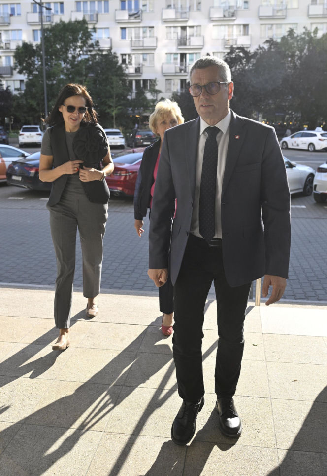 Tusk wezwał na dywanik KO