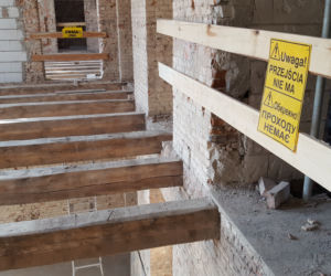 Mury pną się do góry. Na placu budowy nowej siedziby biblioteki praca wre