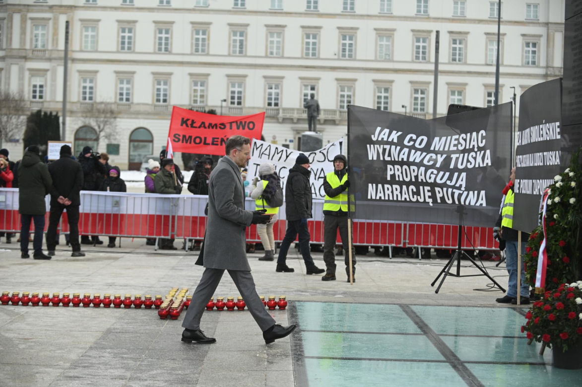 Jarosław Kaczyński na obchodach miesięcznicy smoleńskiej