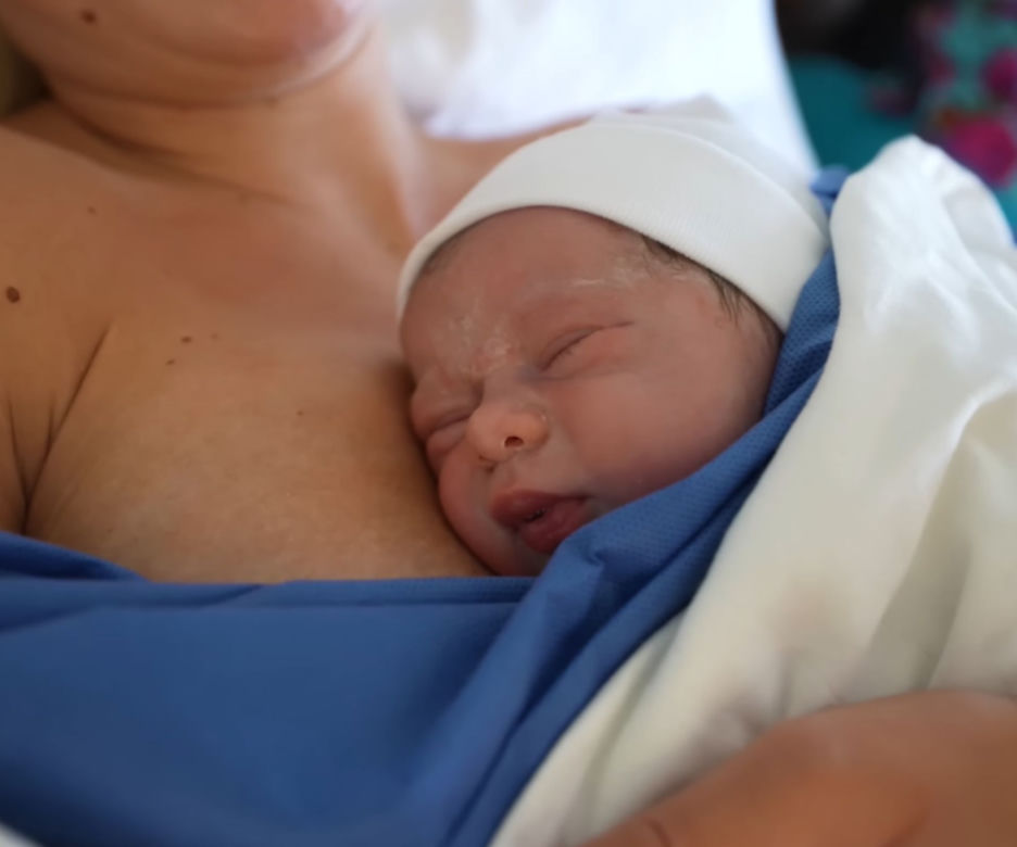 Friz i Wersow po raz pierwszy pokazali twarz córki. Tak wygląda dziecko Karola Wiśniewskiego!