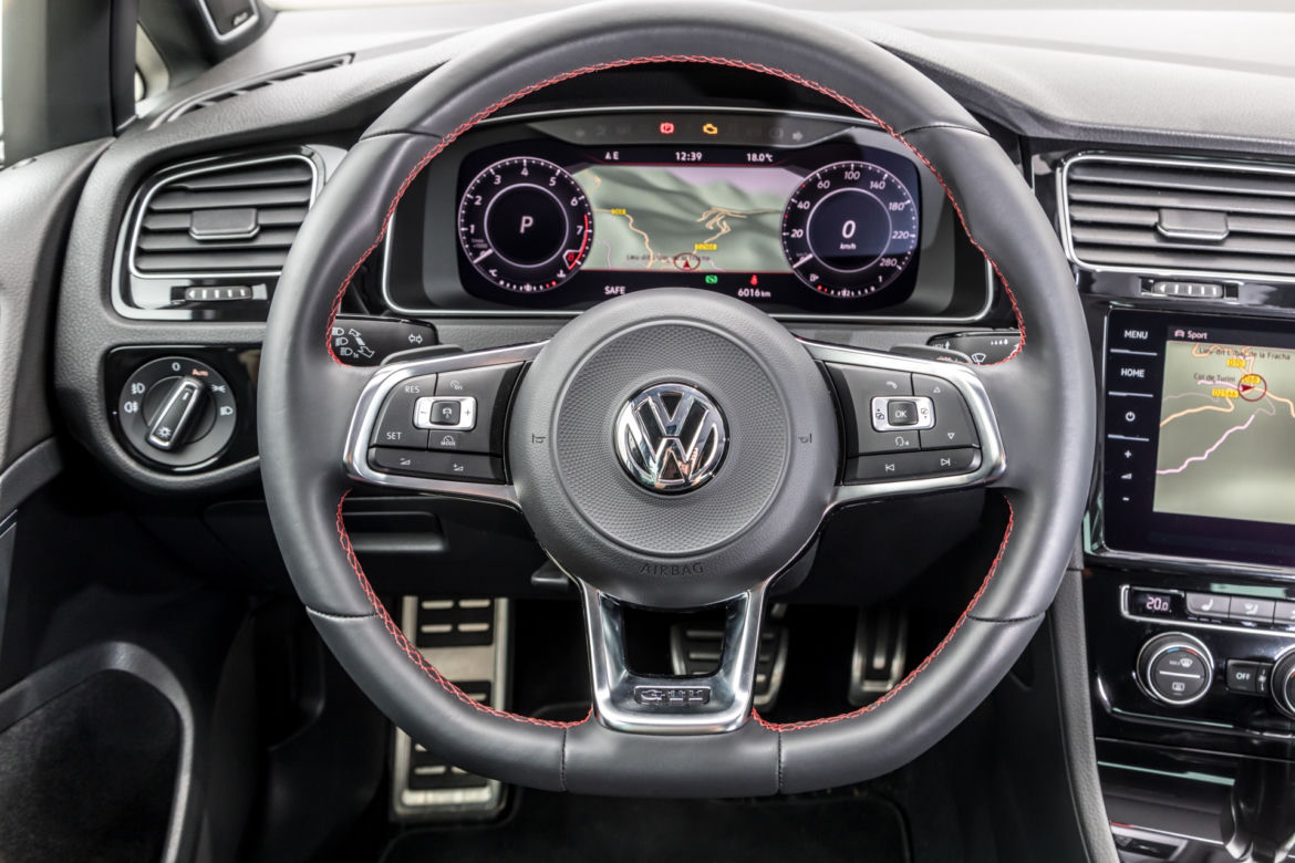 Volkswagen Golf GTI 2.0 TSI 245 KM