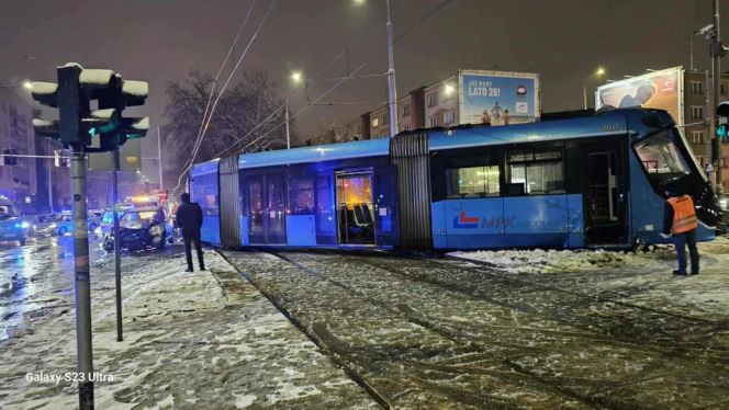 Wrocław. Pościg i wypadek z udziałem tramwaju