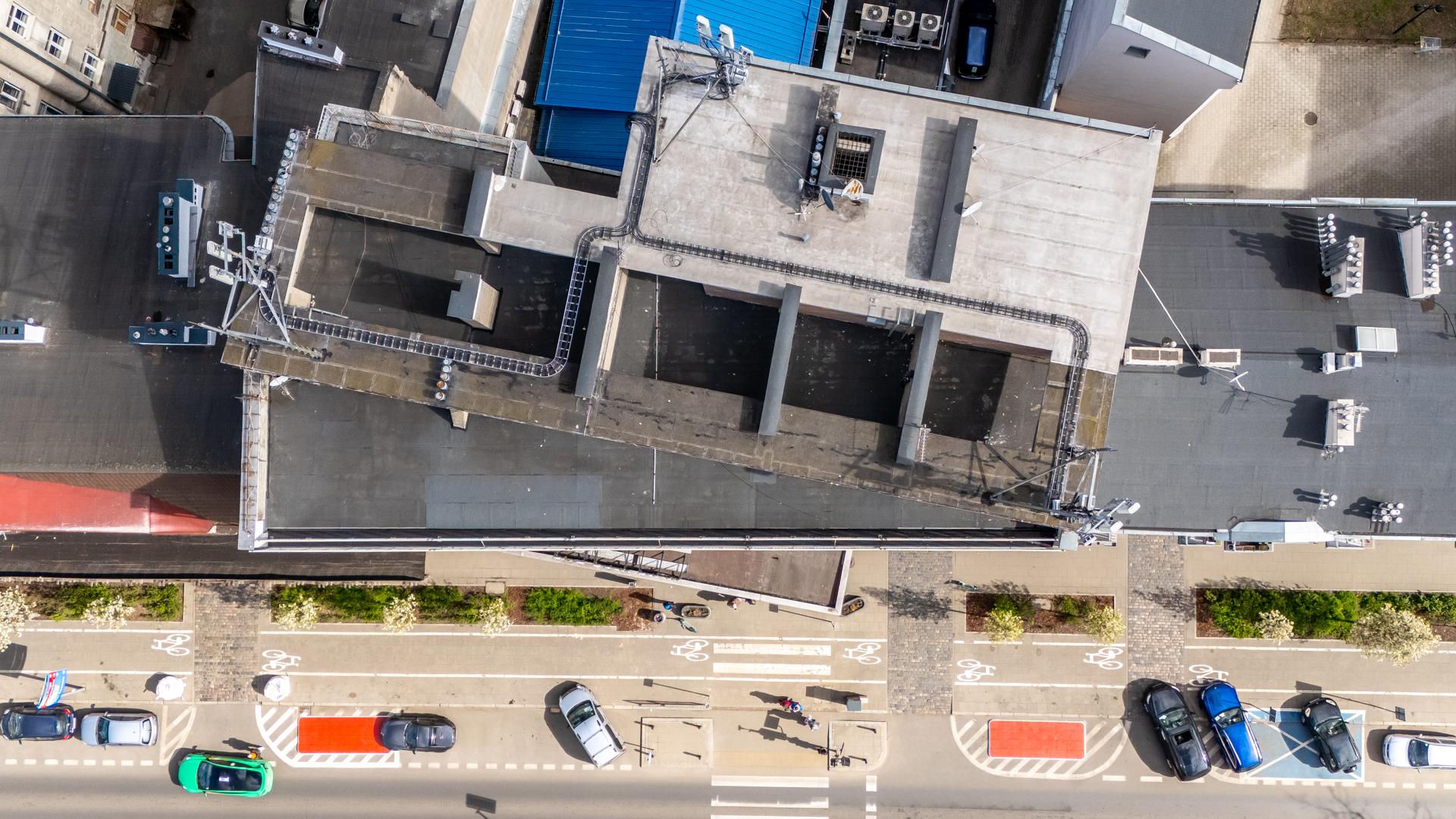 Blok przy Targowej 42 w Warszawie