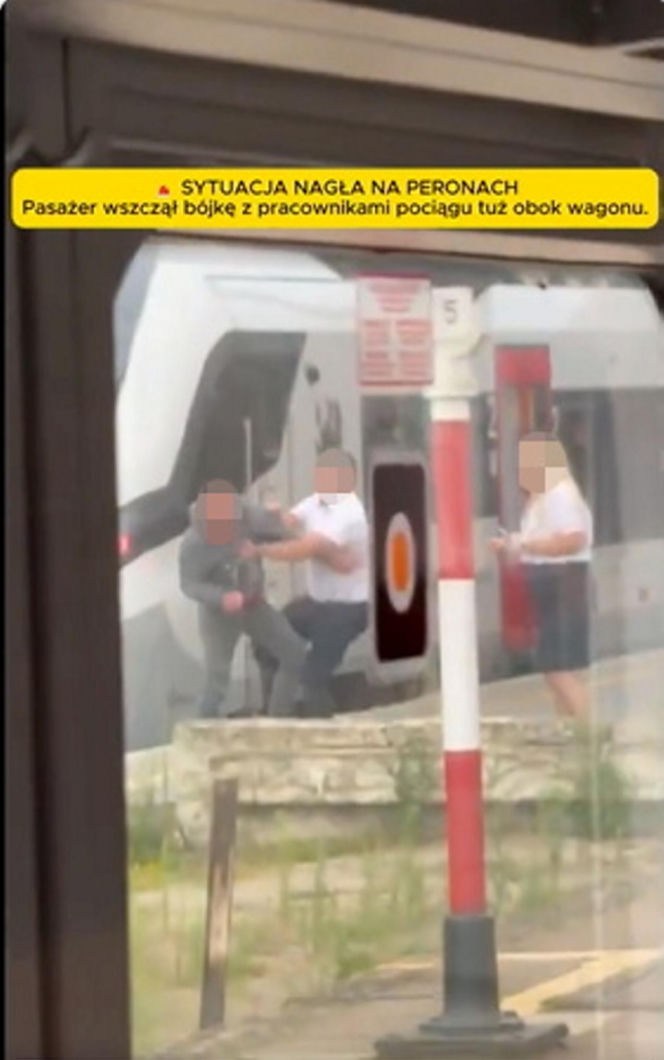 Szokujące sceny na peronie w Wejherowie! Bójka agresywnego pasażera z konduktorem