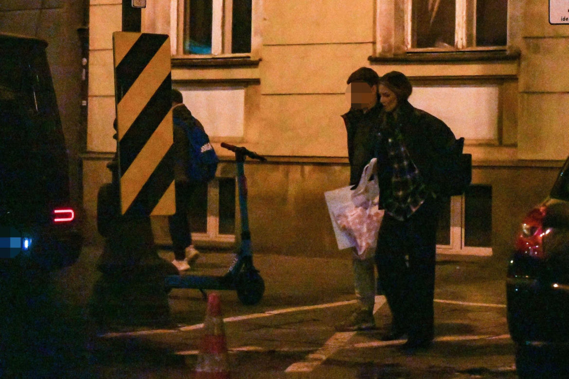 Anna Lewandowska parkuje na zakazie