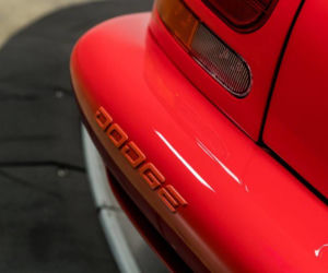 Dodge Viper z przebiegiem 34 mil