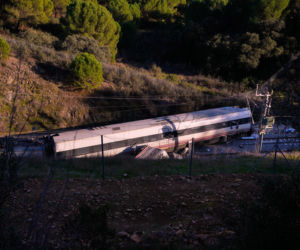 Pies ocalał z katastrofy w Hiszpanii. Trwają poszukiwania