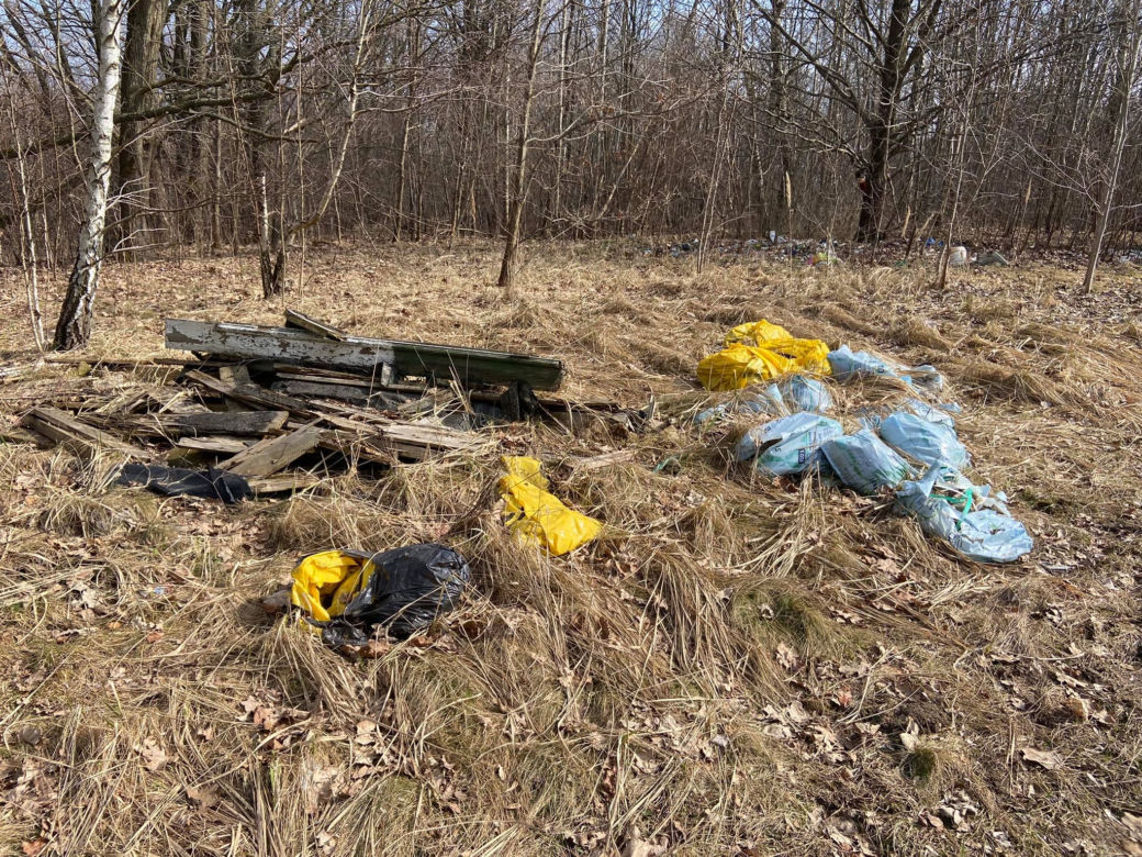 Miało być pięknie, a są śmieci. Mieszkańcy Sikawy załamani Parkiem Zbójnickim