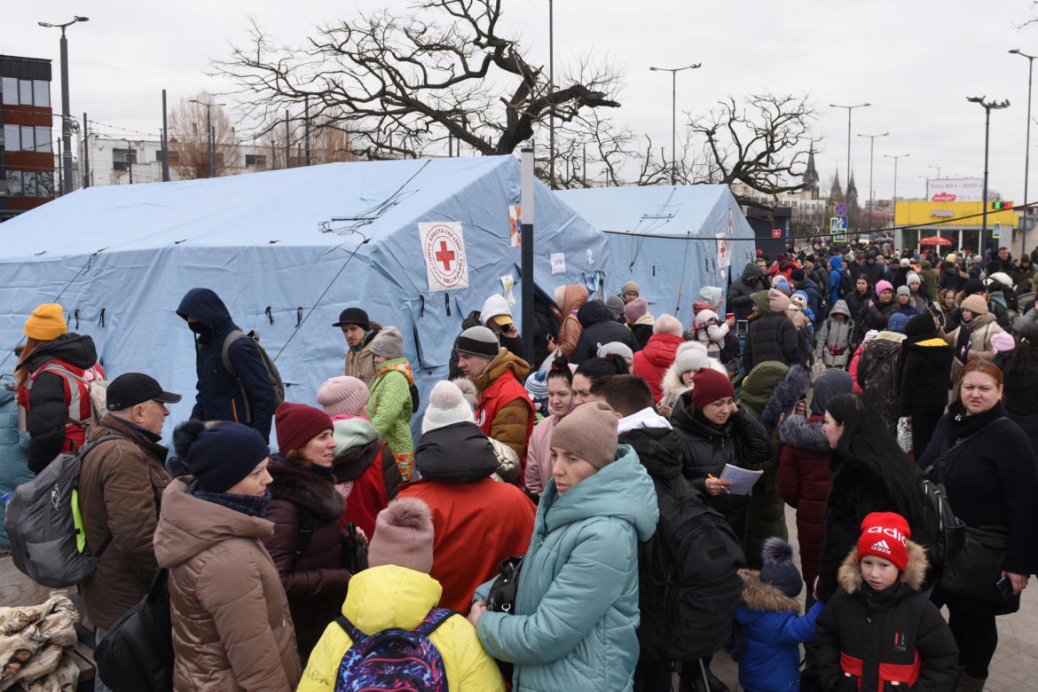 Koniec przywilejów! Rząd Tuska każe płacić pierwszej damie, księżom i rolnikom 