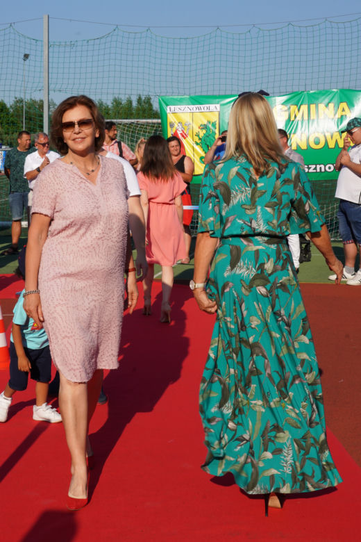 Najpiękniejsze aktorki i dziennikarki w pokazie Mis Mis dla Fundacji "Kochaj życie"