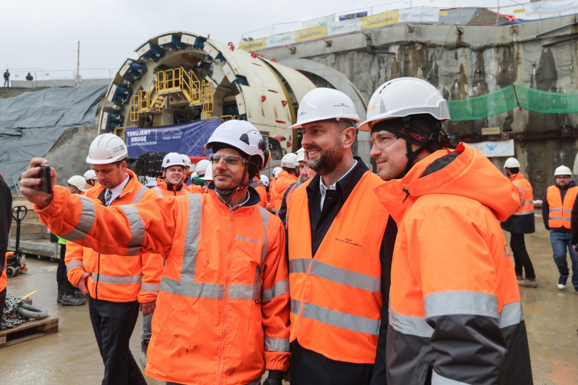 Rozpoczęła się budowa najdłuższego tunelu kolejowego w kraju. Powstaje w Małopolsce