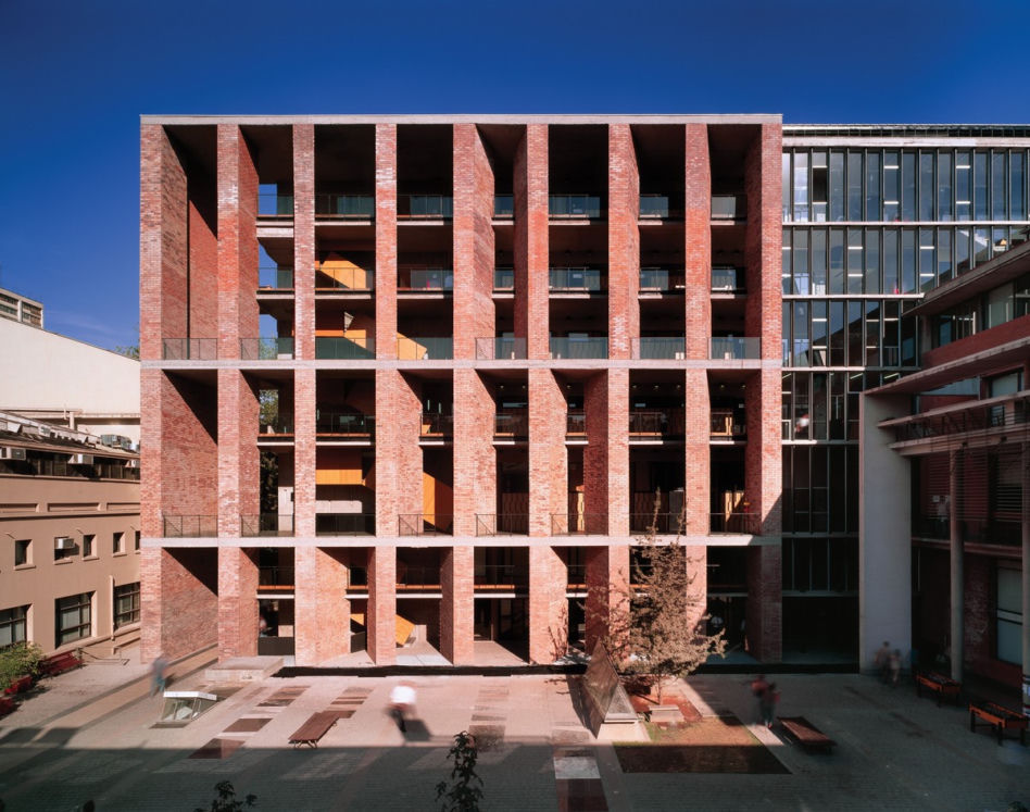 Alejandro Aravena laureatem Nagrody Pritzkera 2016!