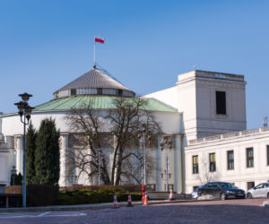 Wybrańcy narodu nie mogą narzekać na nadmiar roboty. 73500 zł za 17 dni pracy