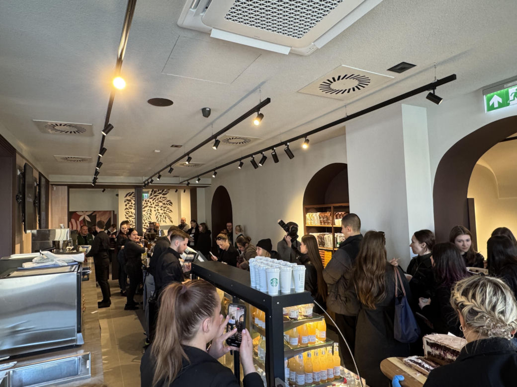 Pierwszy Starbucks w Lublinie otwarty! Jak lokal wygląda w środku? 
