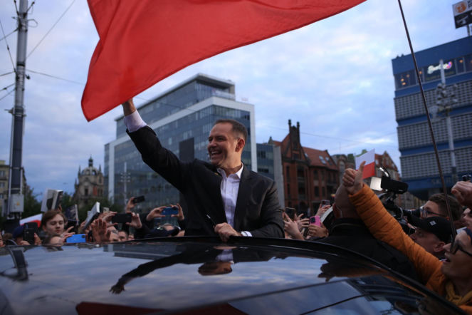 Od ustawy o Ukraińcach po psy na łańcuchach. Najgłośniejsze weta prezydenta Nawrockiego
