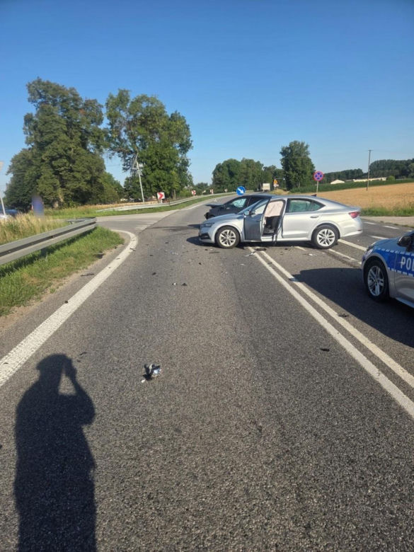 Spotkanie kobiet na skrzyżowaniu. Dwie kierujące trafiły do szpitala