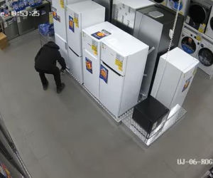 Odpalili fajerwerki w sklepie