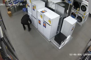 Odpalili fajerwerki w sklepie