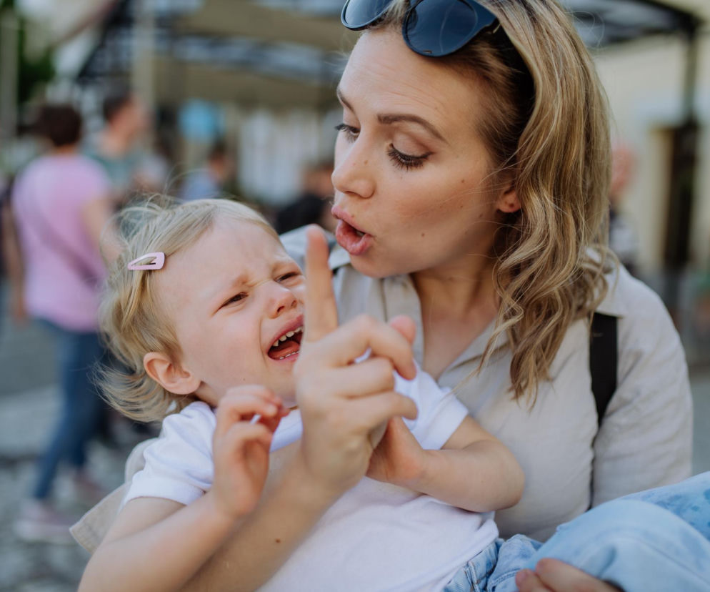 „Nie chciałam tego powiedzieć”. Skąd biorą się wybuchy złości u rodziców
