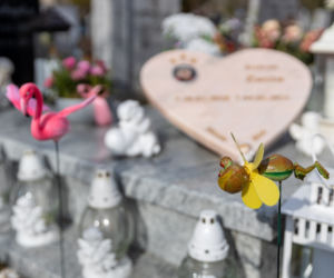 Grób małej Zuzi, którą zabiła matka