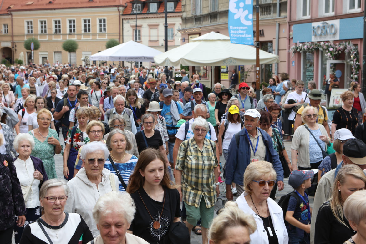 Pątnicy ruszyli na szlak! Z Lublina wyruszyła Lubelska Piesza Pielgrzymka na Jasną Górę 2023