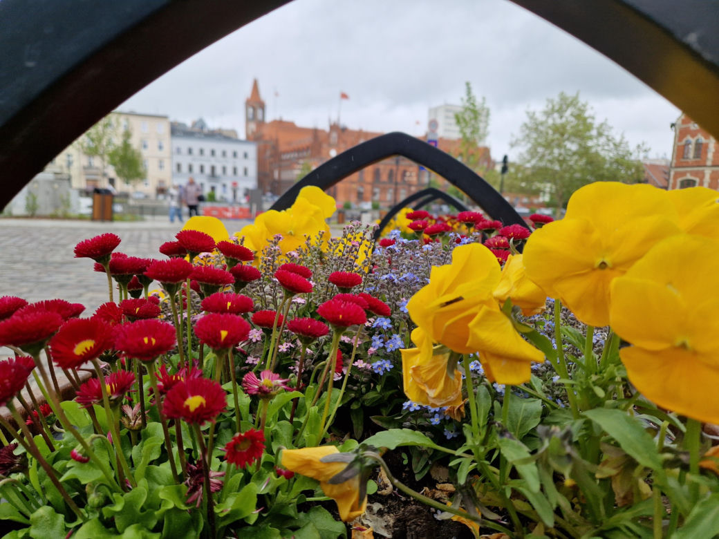 Rybi Rynek w Bydgoszczy niemal gotowy. Eleganckie nabrzeże już cieszy oczy!