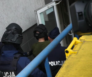 19-latek dokonał ataku w szkole w Ostrołęce. Usłyszał zarzuty