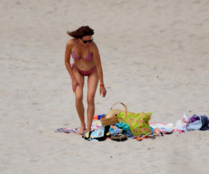 Anna Kalczyńska niczym grecka bogini na polskiej plaży 