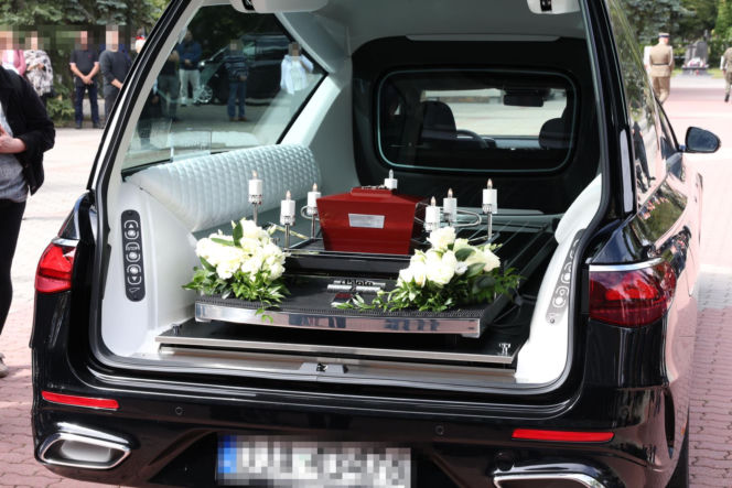 Tak pożegnały Jana Frycza córka i wnuczka. Trudno się nie rozpłakać