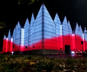 Rocznica Sierpnia '80 w Szczecinie. Filharmonia z wyjątkową iluminacją 